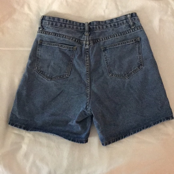 Shein size small Jean shorts - Picture 2 of 4